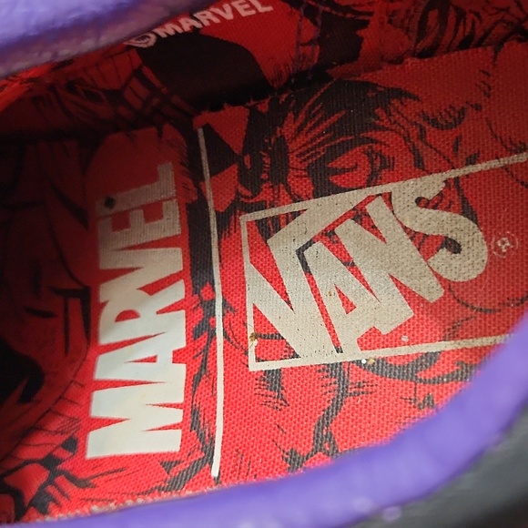 Vans Old Skool × Marvel Avengers Character sneakers (Uni m size 7, w size 8.5) - Picture 12 of 14